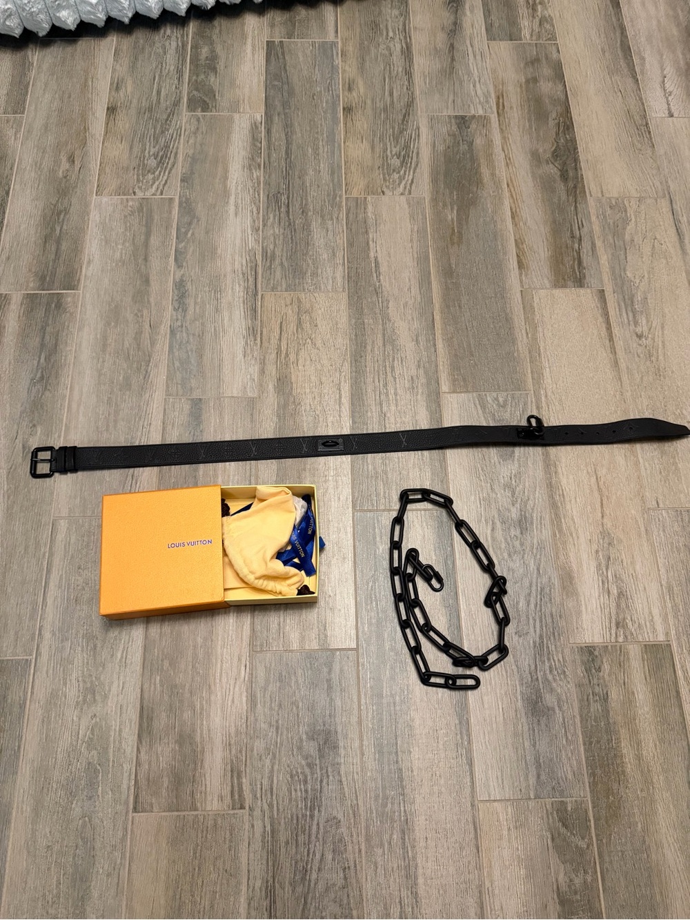 Louis Vuitton Signature 35mm Chain Belt